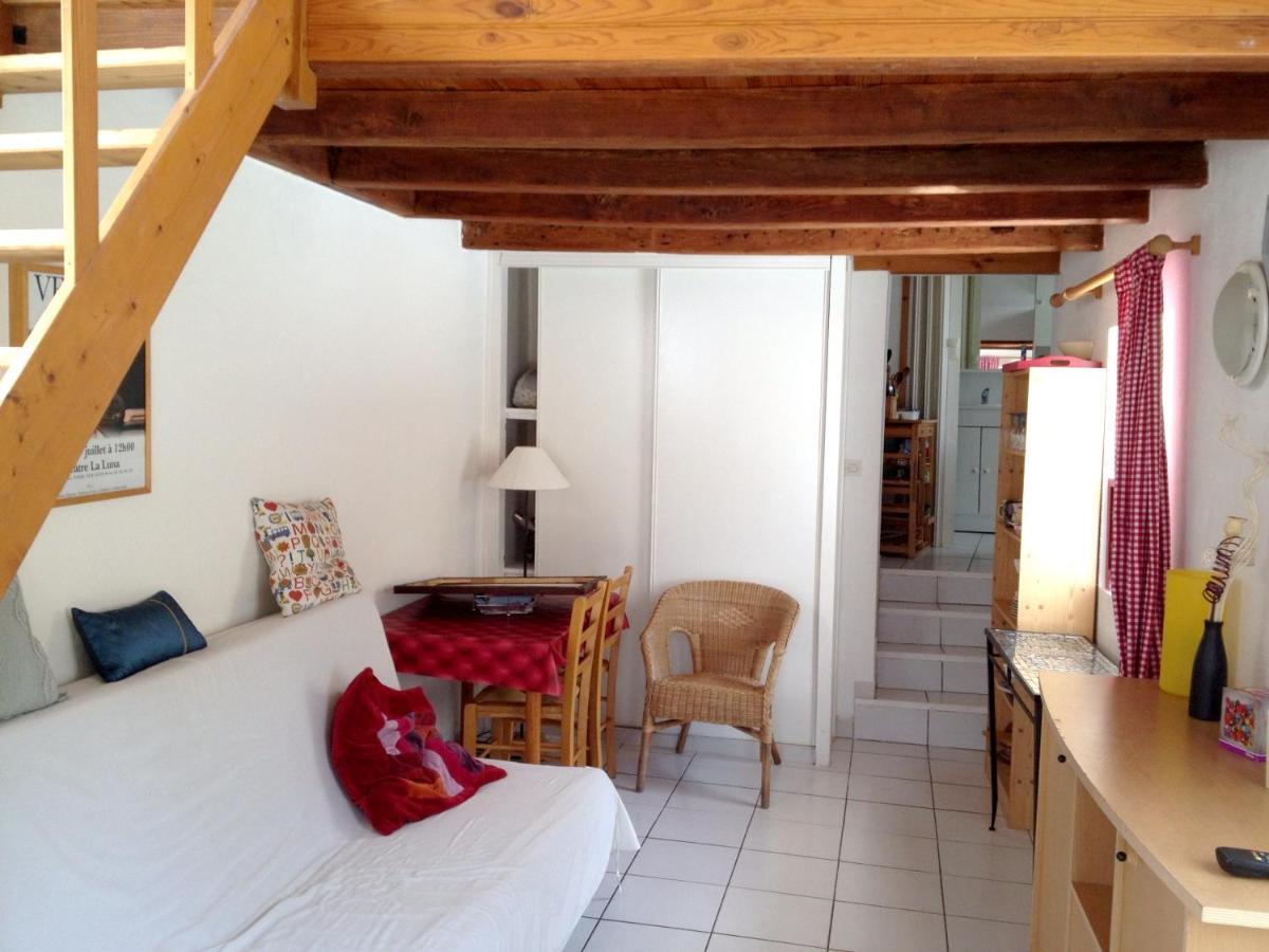 Studio Avec Piscine Privee Jardin Clos Et Wifi A Saint Jean D'Angely Luaran gambar