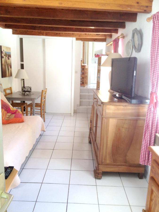 Studio Avec Piscine Privee Jardin Clos Et Wifi A Saint Jean D'Angely Luaran gambar
